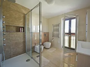 Beautiful private villa for 8 people with WIFI, hot tub, A/C, private pool, TV and terrace - Image 2