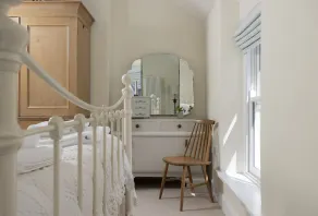 Rexton House - Image 5