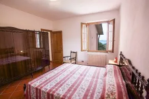 Uafhængig villa på øen Elba omgivet af grønne omgivelser med en smuk udsigt - Image 5