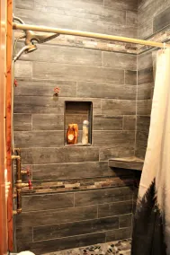 Cozy pine log cabin - Image 3
