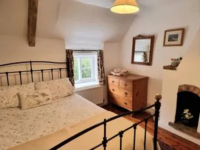 A self catering cottage that sleeps 4 guests  in 2 bedrooms - Image 4