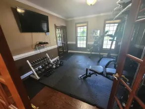 Large Home w Pool, Gym, 7 Bedrooms, Sleeps 21 - Image 3