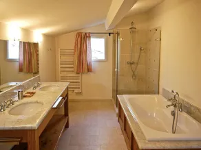 La Rourette: casa spaziosa, vista mozzafiato, grande piscina - Image 4