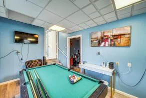 < 1 Mi to Ocean Gate Beach! Lovely Home w/ Hot Tub - Image 3