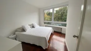 Quiet and bright apartment close to beaches - Image 5