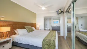 HINTERLAND LUXURY - ETTALONG BEACH RESORT - Image 5