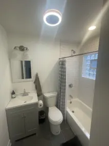 Modern 3BR & 2BA Near McCormick & Downtown - Image 4