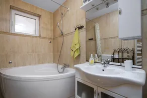 Villa Vera Apt 1 - in House with Pool - Image 4