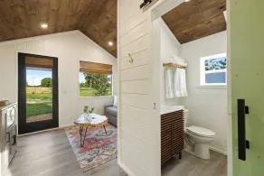 Vista Verde Farm Retreat - Stylish Cabins Nearby Springs - Image 2