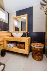 sweet chalet in paradise - Image 3