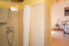 posizione tranquilla campagna, grande piscina privata, affascinante mobili rustici - Image 3