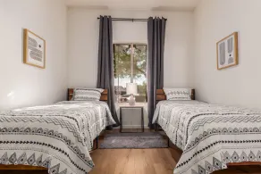 Beautiful,Immaculate, Glendale home. - Image 3