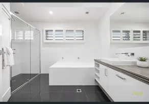 Sandy View - 180 degree views - Luxury Home - Image 4