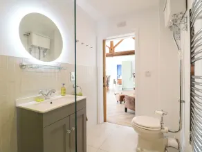 The Canalside Cottage - Image 3