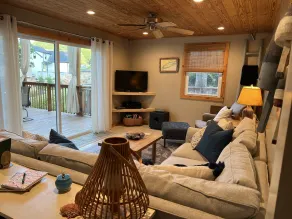 Quiet cove, deep water, minutes to Clemson, pet friendly, easy path to the dock - Image 5