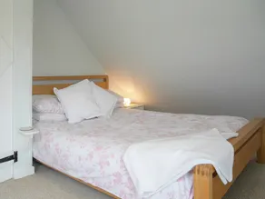 2 bedroom accommodation in Portland, near Weymouth - Image 5