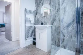 Gower Hideaway - 3 Bed Apartment - Ocean Breeze - Image 3