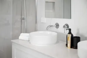 Luxury House with Pool, close to CBD - Image 4