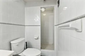 Family sized apartment 20min to Downtown - Image 3