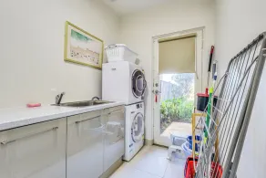 StayAU 3BR Cozy Retreat Point Cook Golf Nearby - Image 2