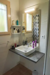 Jolie Maisonnette Indépendante au Cœur D'un Charmant Village - Image 3