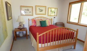 Waterfront cottage with tidelands, creek and waterfall! - Image 4