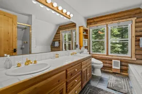 Tahoe Donner Charming Mountain Log Cabin - Image 2