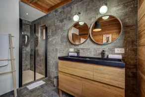 Chalet Alaska - Image 4