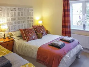 3 bedroom accommodation in Bampton, near Tiverton - Image 5