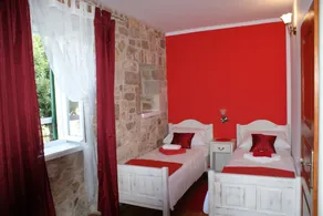 A two bedroom apartment in a beautiful stone house very close to the beach - Image 3
