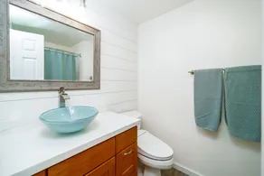 Ocean & Mountain View\nPuget Sound & Olympic Mountain Views 3 Bedroom Hot tub - Image 3