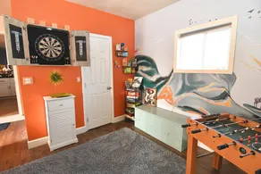 Vibrant, entertaining, & cozy spacious home with artistic flare! - Image 2