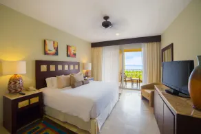 Luxury Condo on the Beach - Image 4