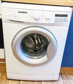 Central apartment for 3 people with kitchen & washing machine - Image 2