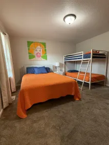 4 bedroom/4.5 bathroom/ 8 beds/ pets/ pool table - Image 5