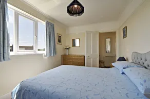 4 Star Apartment with Stunning Sea Views just 200 meters from Harlyn Bay Beach - Image 5