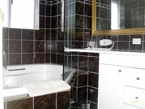 \"Redcliffe Villa\" - Redcliffe Q 4020 - Image 3