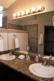 Un d'une maison de trois chambres type avec garage attenant 2 voitures!-1402 - Image 3