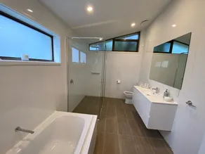ELEGANT LUXURY WITH STUNNING SEA VIEWS - Image 3
