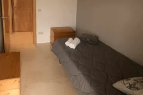 Apartamento con terraza y parking privado, Girona - Image 5