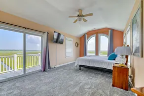 New listing - spacious 4BR/4BA with pool, elevator, easy beach access & VIEWS! - Image 5