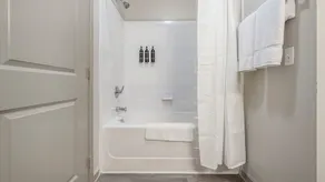 Northlake Apartments By Landing - Image 3