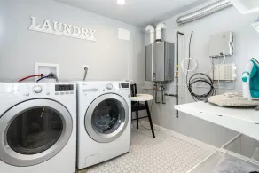 Gladys and David's Apartment - Image 2