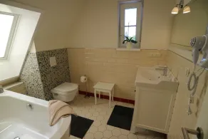 Moderne sommerhus i høj kvalitet til 6-8 personer, 300 m til Müritz, WiFi, pejs - Image 4