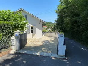 Limite Biarritz Garden level of a pleasant house (dead end) heated swimming pool - Image 4