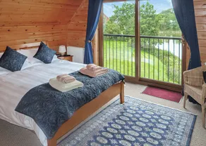 3 bedroom accommodation in Anglesey - Image 5