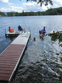 Rückzug oder Reunion Startseite mit Groß Veranda und Aussicht auf die Berge und den See - Image 2