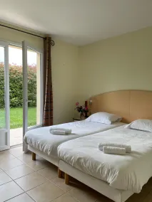 Villa in Countryside with Private Garden - Image 4