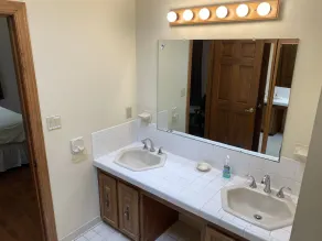 5BR - 225ft Waterfront W / Dock, Whirlpool und Pvt. Bootsrampe! 2019 Küche umgestalten !! - Image 2