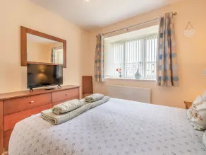 2 bedroom accommodation in Bridlington - Image 4